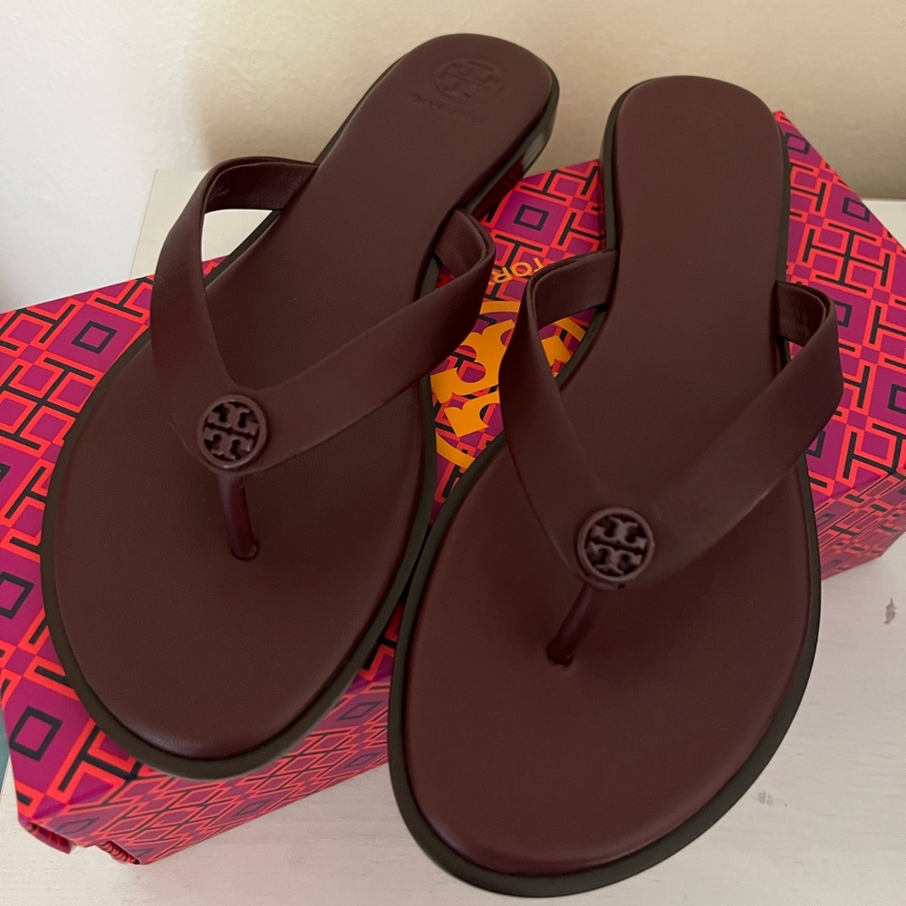 NIB Tory Burch Benton Thong Sandals Size 8 New Claret - Picture 3 of 10